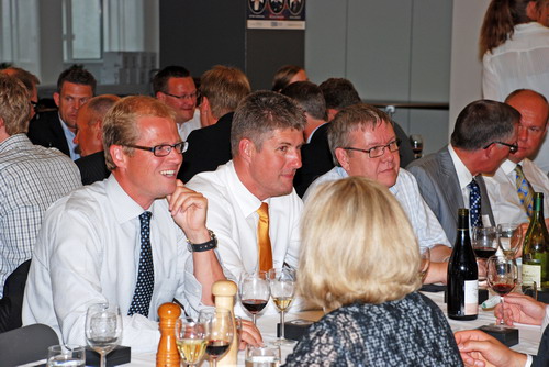 /denmark/images/aon-denmark-images/historyoflegends/Aon-dinner/Aon_ManchesterUnitedSponsor