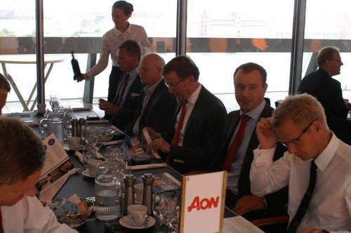 /denmark/images/aon-denmark-images/historyoflegends/Aon-dinner/Aon_ManchesterUnitedSponsor