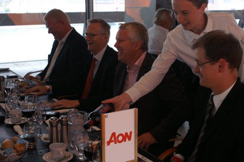 /denmark/images/aon-denmark-images/historyoflegends/Aon-dinner/Aon_ManchesterUnitedSponsor