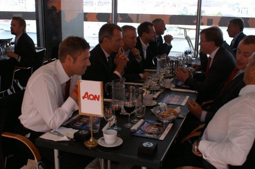 /denmark/images/aon-denmark-images/historyoflegends/Aon-dinner/Aon_ManchesterUnitedSponsor