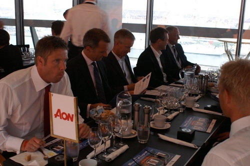 /denmark/images/aon-denmark-images/historyoflegends/Aon-dinner/Aon_ManchesterUnitedSponsor